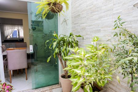 Casa à venda com 199m², 3 quartos e 5 vagas Casa à venda com 199m², 3 quartos e 5 vagasJardim de Inverno