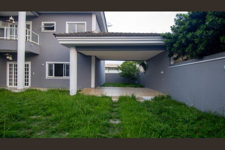 Casa de condomínio à venda com 120m², 4 quartos e 3 vagasQuintal