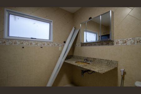 Casa de condomínio à venda com 120m², 4 quartos e 3 vagasBanheiro da Suíte