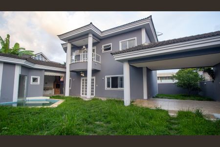 Casa de condomínio à venda com 120m², 4 quartos e 3 vagasQuintal