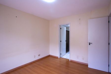 Apartamento à venda com 137m², 2 quartos e 1 vagaSuíte