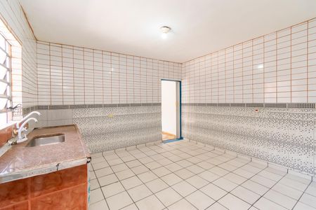 Cozinha de casa para alugar com 1 quarto, 40m² em Jardim Brasília (zona Leste), São Paulo