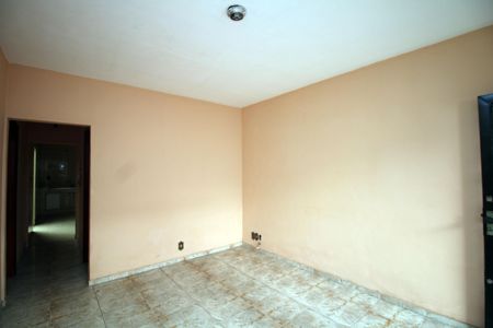 Casa à venda com 81m², 2 quartos e 1 vagaSala