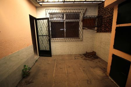 Casa à venda com 81m², 2 quartos e 1 vagaÁrea de Serviço