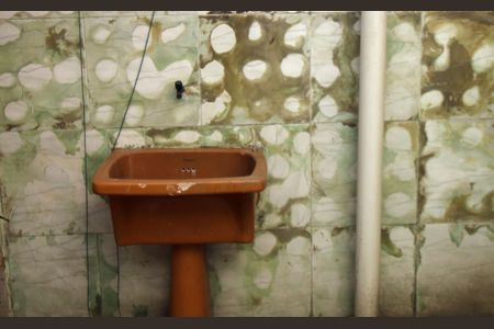 Casa à venda com 81m², 2 quartos e 1 vagaÁrea de Serviço