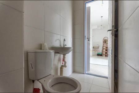 Apartamento para alugar com 34m², 2 quartos e sem vaga Apartamento para alugar com 34m², 2 quartos e sem vagaBanheiro