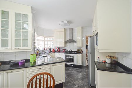 Casa de condomínio à venda com 570m², 5 quartos e 4 vagasCozinha