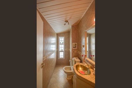 Casa de condomínio à venda com 570m², 5 quartos e 4 vagasBanheiro da Suíte 4