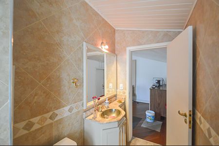 Casa de condomínio à venda com 570m², 5 quartos e 4 vagasBanheiro da Suíte 4