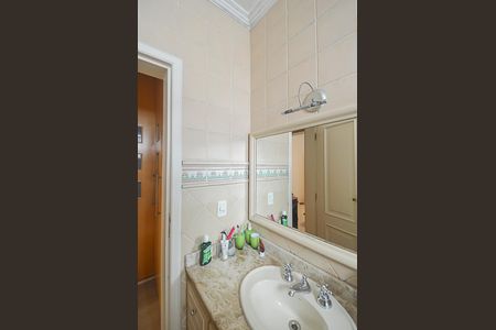 Casa de condomínio à venda com 570m², 5 quartos e 4 vagasBanheiro da Suíte 5