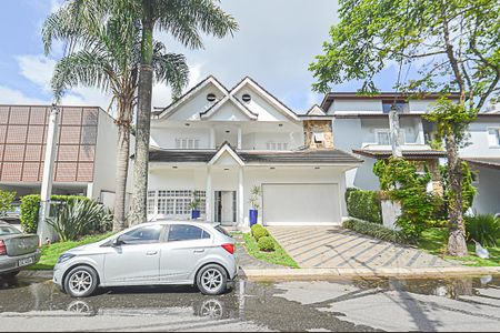 Casa de condomínio à venda com 570m², 5 quartos e 4 vagasFachada