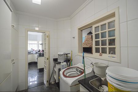 Casa de condomínio à venda com 570m², 5 quartos e 4 vagasÁrea de Serviço