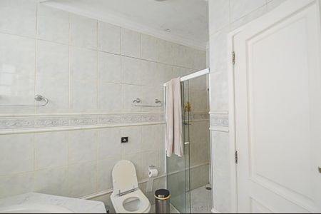 Casa de condomínio à venda com 570m², 5 quartos e 4 vagasBanheiro da Suíte 2