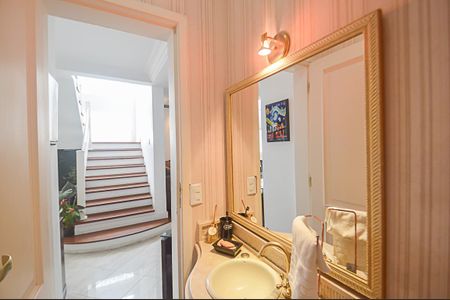 Casa de condomínio à venda com 570m², 5 quartos e 4 vagasBanheiro