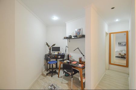 Casa de condomínio à venda com 570m², 5 quartos e 4 vagasQuarto 2 - Suíte