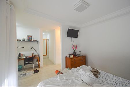 Casa de condomínio à venda com 570m², 5 quartos e 4 vagasQuarto 2 - Suíte