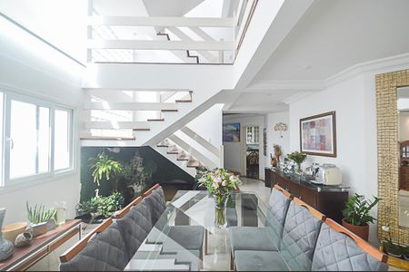 Casa de condomínio à venda com 570m², 5 quartos e 4 vagasSala 2