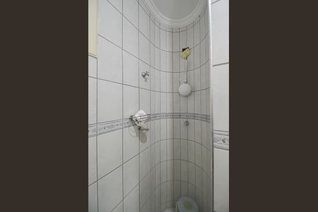 Casa de condomínio à venda com 570m², 5 quartos e 4 vagasBanheiro de serviço