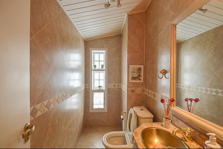 Casa de condomínio à venda com 570m², 5 quartos e 4 vagasBanheiro da Suíte 4