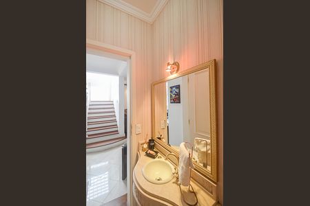 Casa de condomínio à venda com 570m², 5 quartos e 4 vagasBanheiro