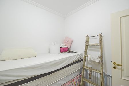 Casa de condomínio à venda com 570m², 5 quartos e 4 vagasQuarto de Serviço