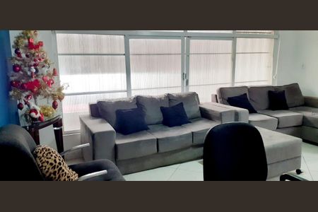 Casa à venda com 190m², 2 quartos e 3 vagas Casa à venda com 190m², 2 quartos e 3 vagasFoto 04