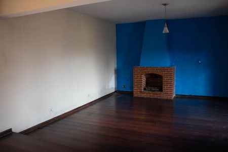 Casa para alugar com 220m², 3 quartos e 4 vagas Casa para alugar com 220m², 3 quartos e 4 vagasSala
