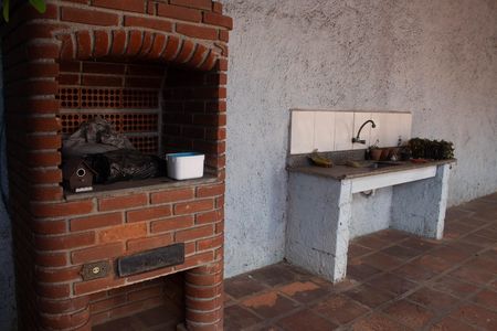 Casa para alugar com 220m², 3 quartos e 4 vagas Casa para alugar com 220m², 3 quartos e 4 vagasÁrea comum - Churrasqueira