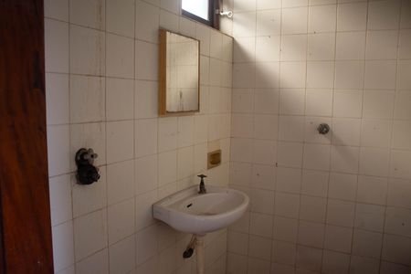 Casa para alugar com 220m², 3 quartos e 4 vagas Casa para alugar com 220m², 3 quartos e 4 vagasBanheiro de Serviço