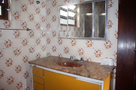 Casa para alugar com 220m², 3 quartos e 4 vagas Casa para alugar com 220m², 3 quartos e 4 vagasBanheiro Suite