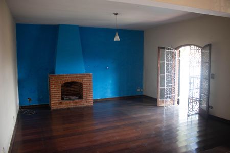 Casa para alugar com 220m², 3 quartos e 4 vagas Casa para alugar com 220m², 3 quartos e 4 vagasSala