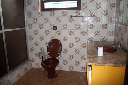 Casa para alugar com 220m², 3 quartos e 4 vagas Casa para alugar com 220m², 3 quartos e 4 vagasBanheiro Suite