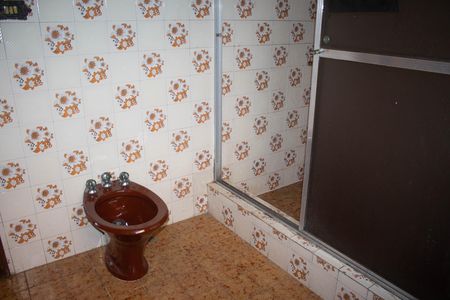 Casa para alugar com 220m², 3 quartos e 4 vagas Casa para alugar com 220m², 3 quartos e 4 vagasBanheiro Suite