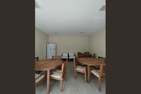 Apartamento à venda com 55m², 2 quartos e 1 vaga Apartamento à venda com 55m², 2 quartos e 1 vagaÁrea comum - Salão da Churrasqueira