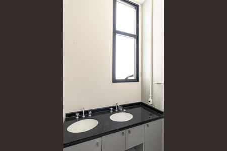 Apartamento à venda com 127m², 2 quartos e 3 vagasBanheiro da Suíte 1