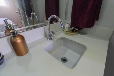 Apartamento à venda com 65m², 2 quartos e 1 vaga Apartamento à venda com 65m², 2 quartos e 1 vagaBanheiro da Suíte