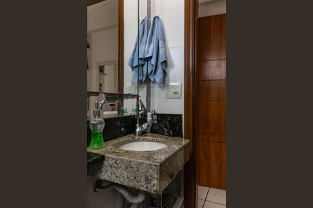 Apartamento à venda com 64m², 2 quartos e 2 vagasBanheiro da Suíte