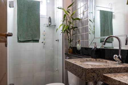 Apartamento à venda com 64m², 2 quartos e 2 vagasBanheiro Social