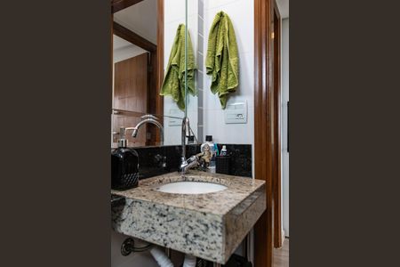 Apartamento à venda com 64m², 2 quartos e 2 vagasBanheiro Social