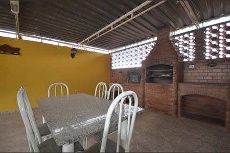 Casa para alugar com 100m², 2 quartos e sem vagaTerraço e Churrasqueira