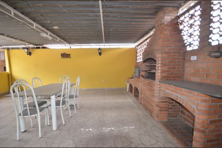 Casa para alugar com 100m², 2 quartos e sem vagaTerraço e Churrasqueira