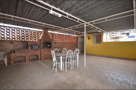 Casa para alugar com 100m², 2 quartos e sem vagaTerraço e Churrasqueira