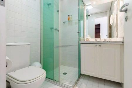 Apartamento à venda com 71m², 1 quarto e 2 vagasBanheiro da Suíte 1