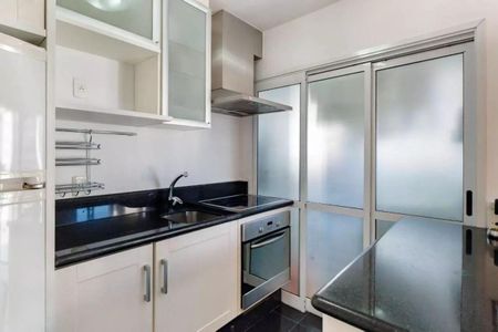 Apartamento à venda com 71m², 1 quarto e 2 vagasCozinha - Armários