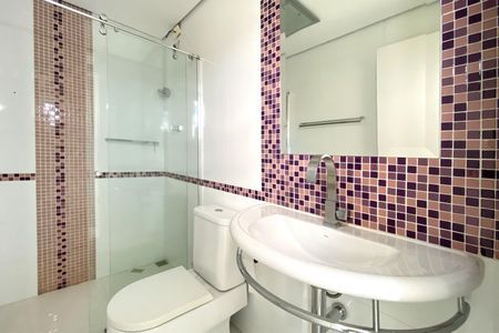 Apartamento à venda com 90m², 2 quartos e 1 vaga Apartamento à venda com 90m², 2 quartos e 1 vagaBanheiro