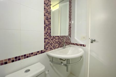 Apartamento à venda com 90m², 2 quartos e 1 vaga Apartamento à venda com 90m², 2 quartos e 1 vagaBanheiro