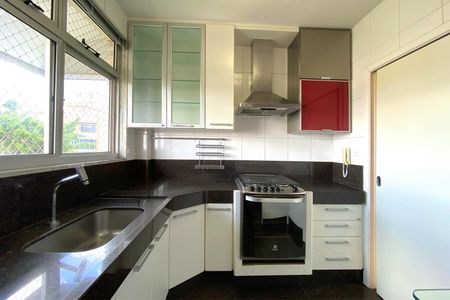 Apartamento à venda com 90m², 2 quartos e 1 vaga Apartamento à venda com 90m², 2 quartos e 1 vagaCozinha