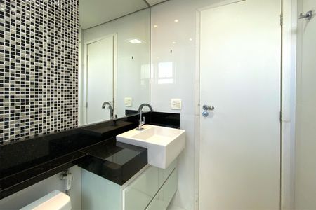 Apartamento à venda com 90m², 2 quartos e 1 vaga Apartamento à venda com 90m², 2 quartos e 1 vagaBanheiro da Suíte 1