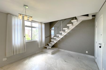 Sala de apartamento para alugar com 2 quartos, 90m² em São Lucas, Belo Horizonte