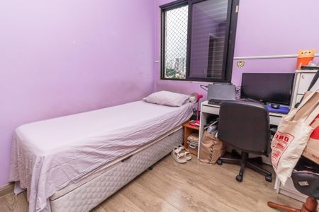 Apartamento à venda com 75m², 3 quartos e 2 vagasQuarto 2